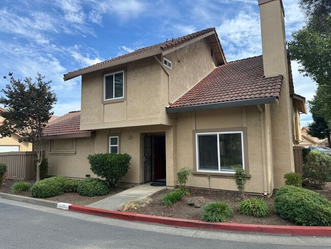 26 Del Prado Cir in Fairfield, CA - Building Photo - Building Photo
