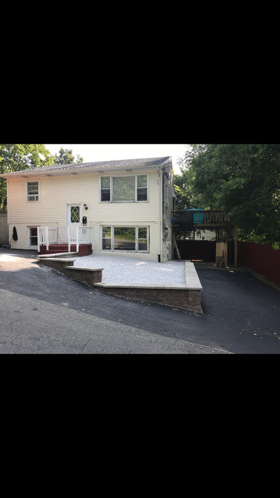 10 Cortland St in Lake George, NY - Foto de edificio