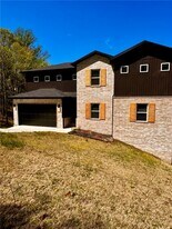 8881 Williams Rd in Rogers, AR - Building Photo