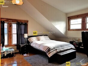 30 Babcock St, Unit 3 in Brookline, MA - Foto de edificio - Building Photo