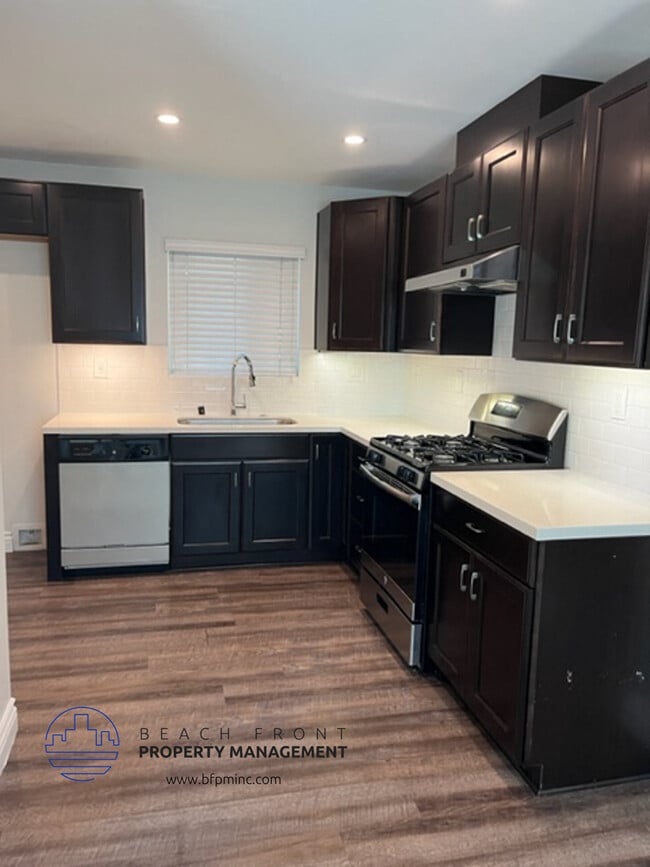 9928-9934 Rose St. in Bellflower, CA - Foto de edificio - Building Photo