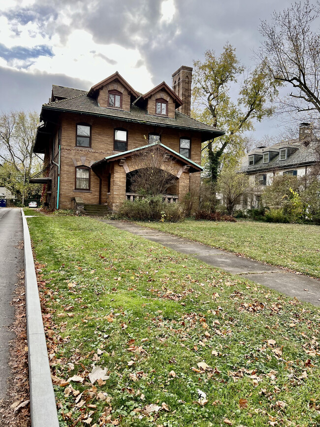 781 W Ferry St in Buffalo, NY - Foto de edificio - Building Photo