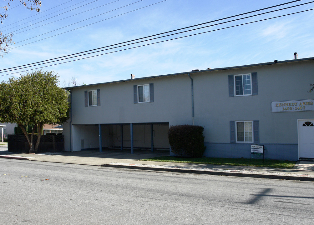 Kennedy Arms in Redwood City, CA - Building Photo