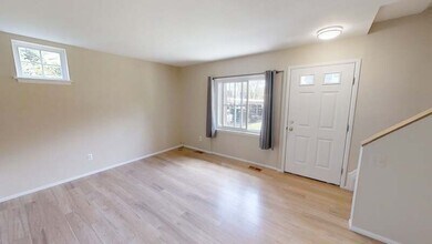 529 Longshore Dr in Ann Arbor, MI - Building Photo - Building Photo