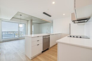 Lynk in Montréal, QC - Building Photo