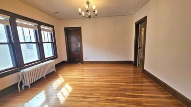 4536 Grand Ave S in Minneapolis, MN - Building Photo - Building Photo