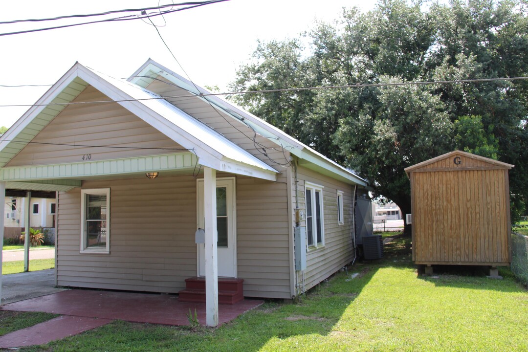 410 S Granger St in Erath, LA - Building Photo