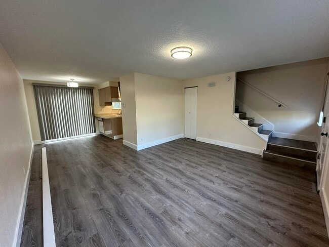 335 SW 1st St, Unit 2