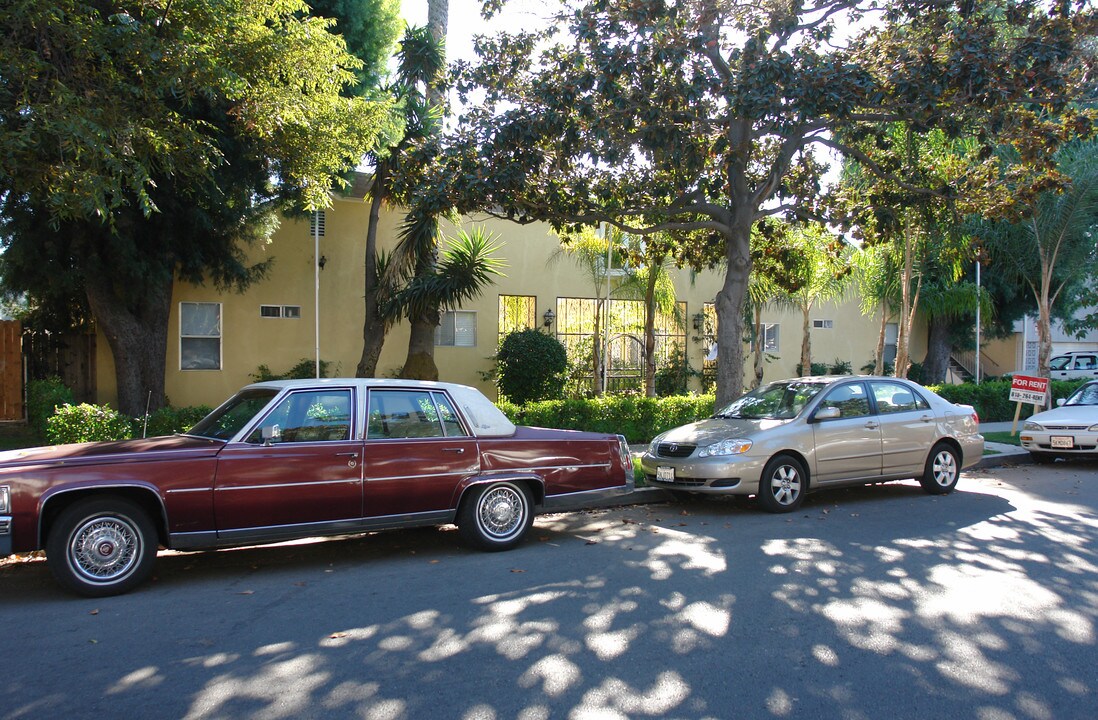 616 E Garfield Ave in Glendale, CA - Foto de edificio