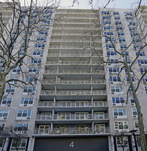 4 Washington Square Vlg in New York, NY - Building Photo - Building Photo