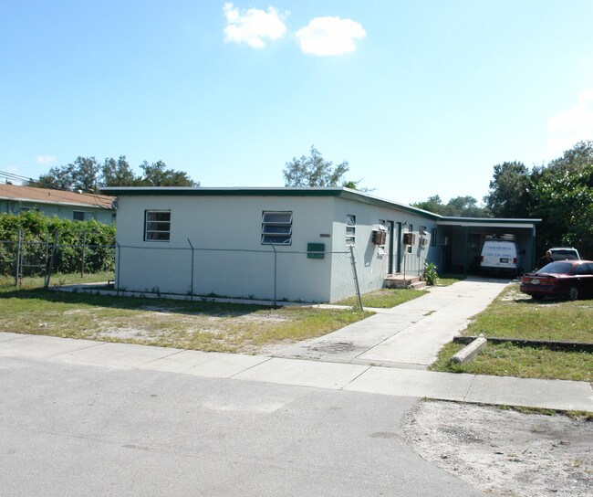 1530 NW 84th St in Miami, FL - Building Photo - Building Photo