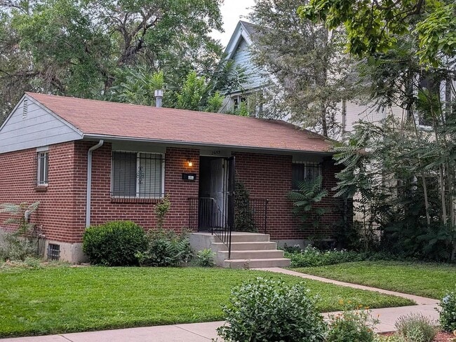 property at 2653 Lafayette St