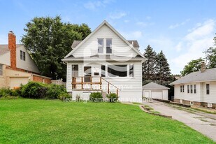 5625 Pacific St in Omaha, NE - Building Photo