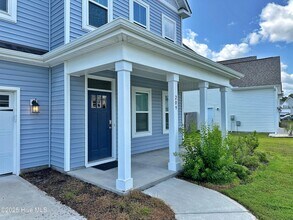 209 Bachmans Trl in Hampstead, NC - Building Photo - Building Photo