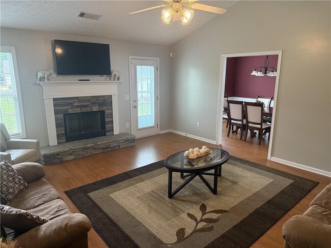 3428 Pleasant View Ct in Loganville, GA - Building Photo - Building Photo