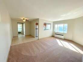 Savoy Apartments in Pittsburgh, PA - Building Photo