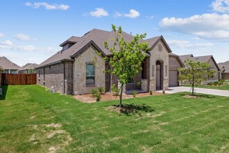1216 Blanco Trl, Unit 2-4 in Mansfield, TX - Foto de edificio - Building Photo