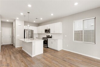 2383 Ridgeline Wash St in Las Vegas, NV - Building Photo - Building Photo