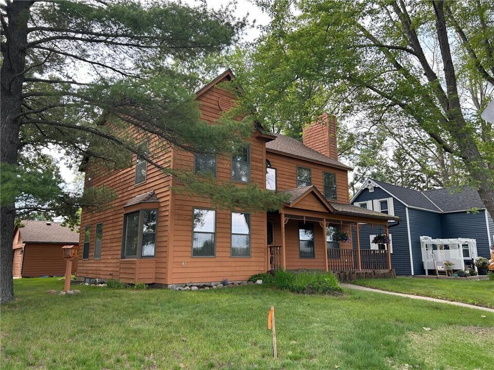 501 Riverside Ave N in Sartell, MN - Building Photo