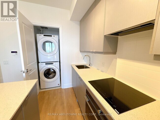 30-2430 Elm Dr W in Mississauga, ON - Building Photo - Building Photo