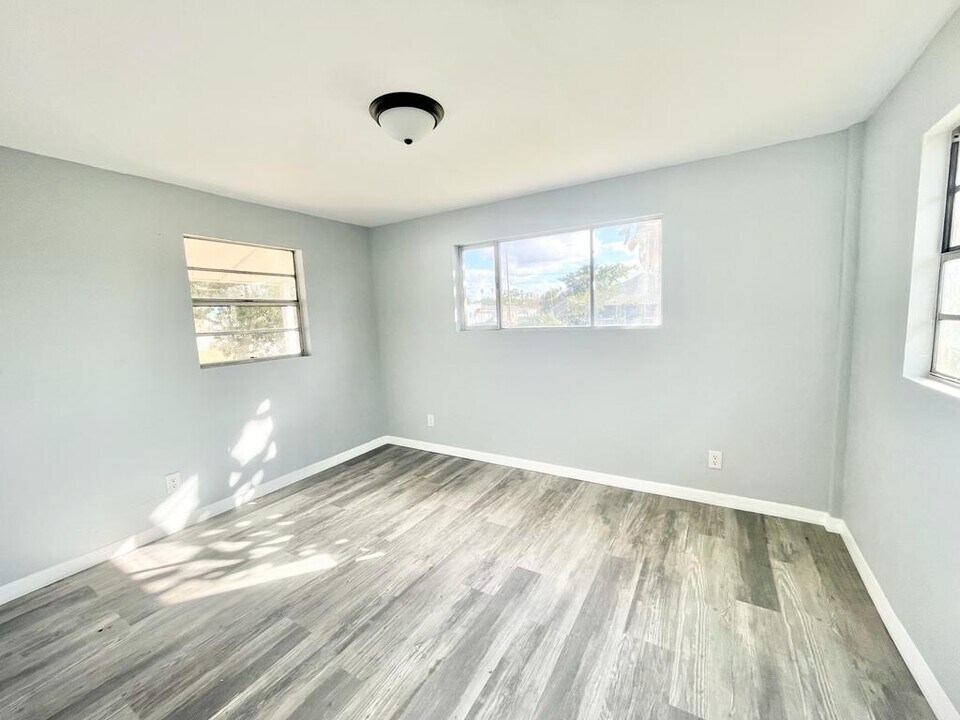 104 W Stuart Ave in Lake Wales, FL - Building Photo