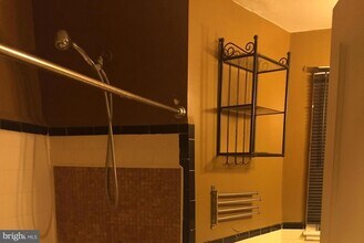 106 Denison St in Baltimore, MD - Foto de edificio - Building Photo