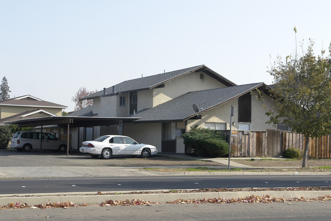 3318 R St in Merced, CA - Foto de edificio