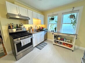 66 Marshall St in Medford, MA - Building Photo - Building Photo