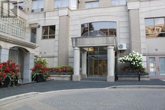 5418 Yonge St in Toronto, ON - Building Photo - Building Photo