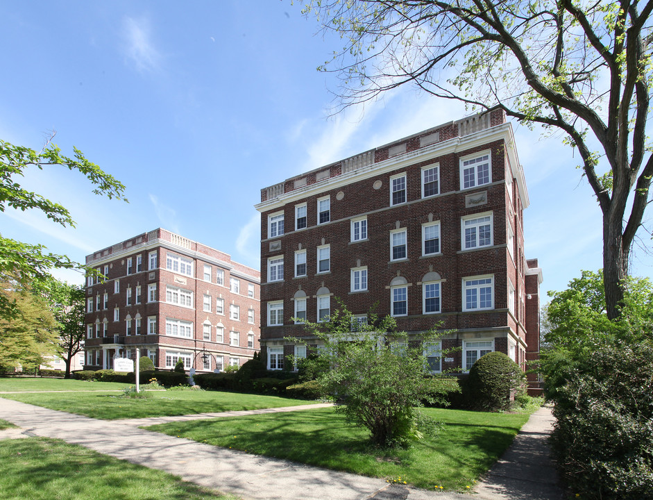 Chatham Court Apartments in Springfield, MA - Building Photo