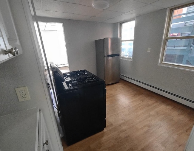 342 Princeton St photo'