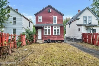 1688 Lake Blvd in Schenectady, NY - Building Photo - Building Photo