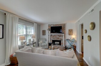 734 Inlet Dr in Mount Pleasant, SC - Foto de edificio - Building Photo