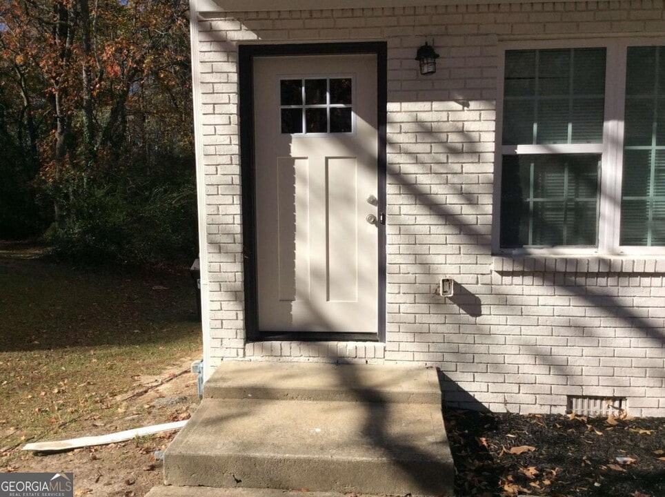 130 Meadowbrook Ct in Fayetteville, GA - Building Photo