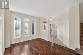 461 Highway No 8 Hwy in Hamilton, ON - Building Photo - Building Photo