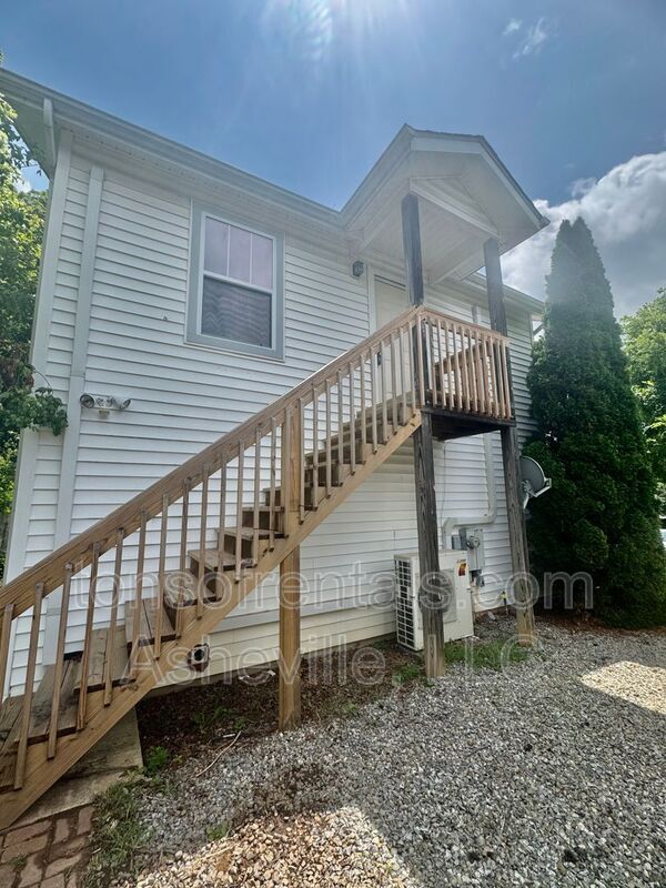 property at 3 Rosemont Ct