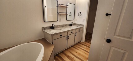 8625 Laredo St in Navarre, FL - Building Photo - Building Photo