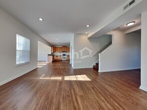 1395 Apple Farm Dr in Amelia, OH - Foto de edificio - Building Photo