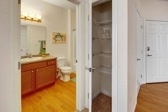 Prairie Pines at the Ridge in Williston, ND - Foto de edificio - Building Photo