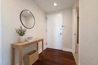 350 W 42nd St in New York, NY - Building Photo - Building Photo