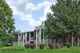 Lake Park Apartments in Washington Terrace, UT - Building Photo - Building Photo