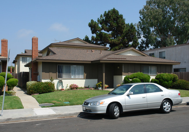 16662 Sims St in Huntington Beach, CA - Building Photo - Building Photo