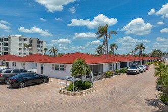 The Casa Blanca in Sarasota, FL - Building Photo - Building Photo