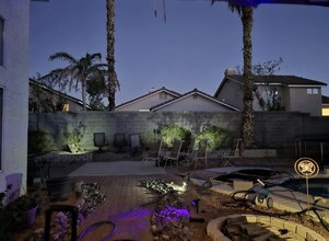 33 Via de Luccia in Henderson, NV - Foto de edificio - Building Photo