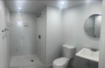 750 NW 43rd Ave in Miami, FL - Building Photo - Building Photo