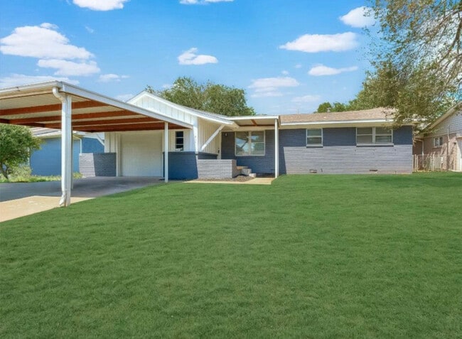 property at 411 W Douglas Dr