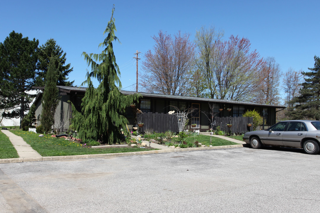 MW Apartments in Geneva, OH - Building Photo