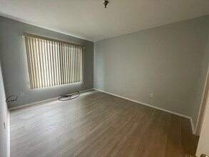 23325 Cornerstone Village Dr in Southfield, MI - Building Photo - Building Photo