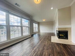 8069 Stonewall Brigade Ct in Manassas, VA - Building Photo - Building Photo