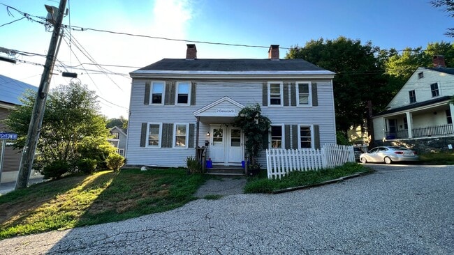 2 Creighton St
